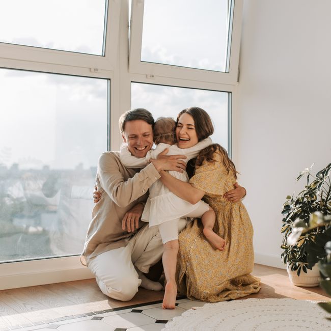 Famille chaleureuse à la maison
